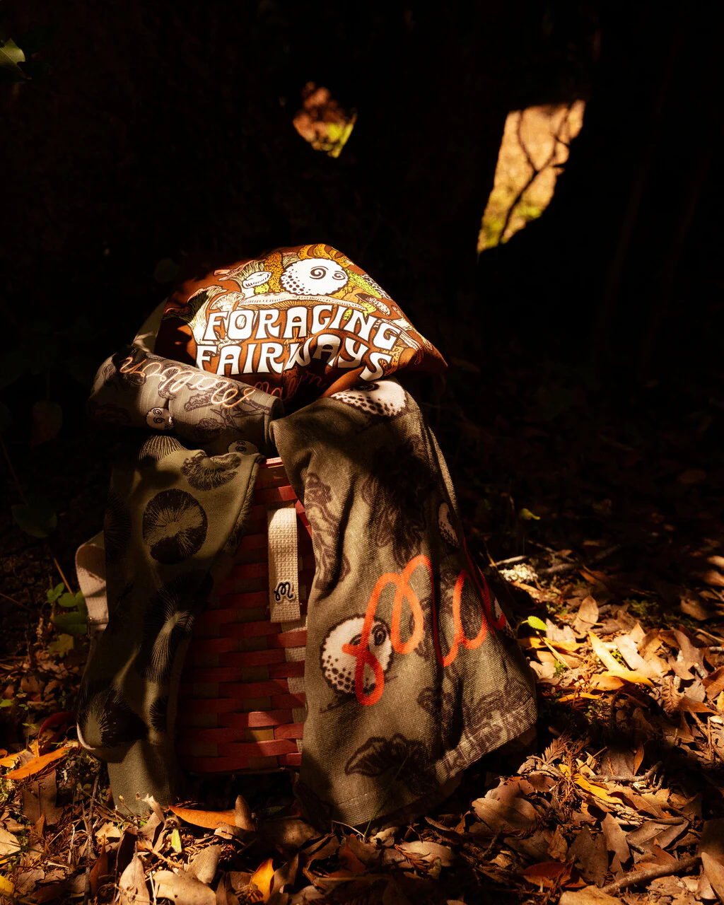FORAGING FAIRWAYS TOWEL - Image 2