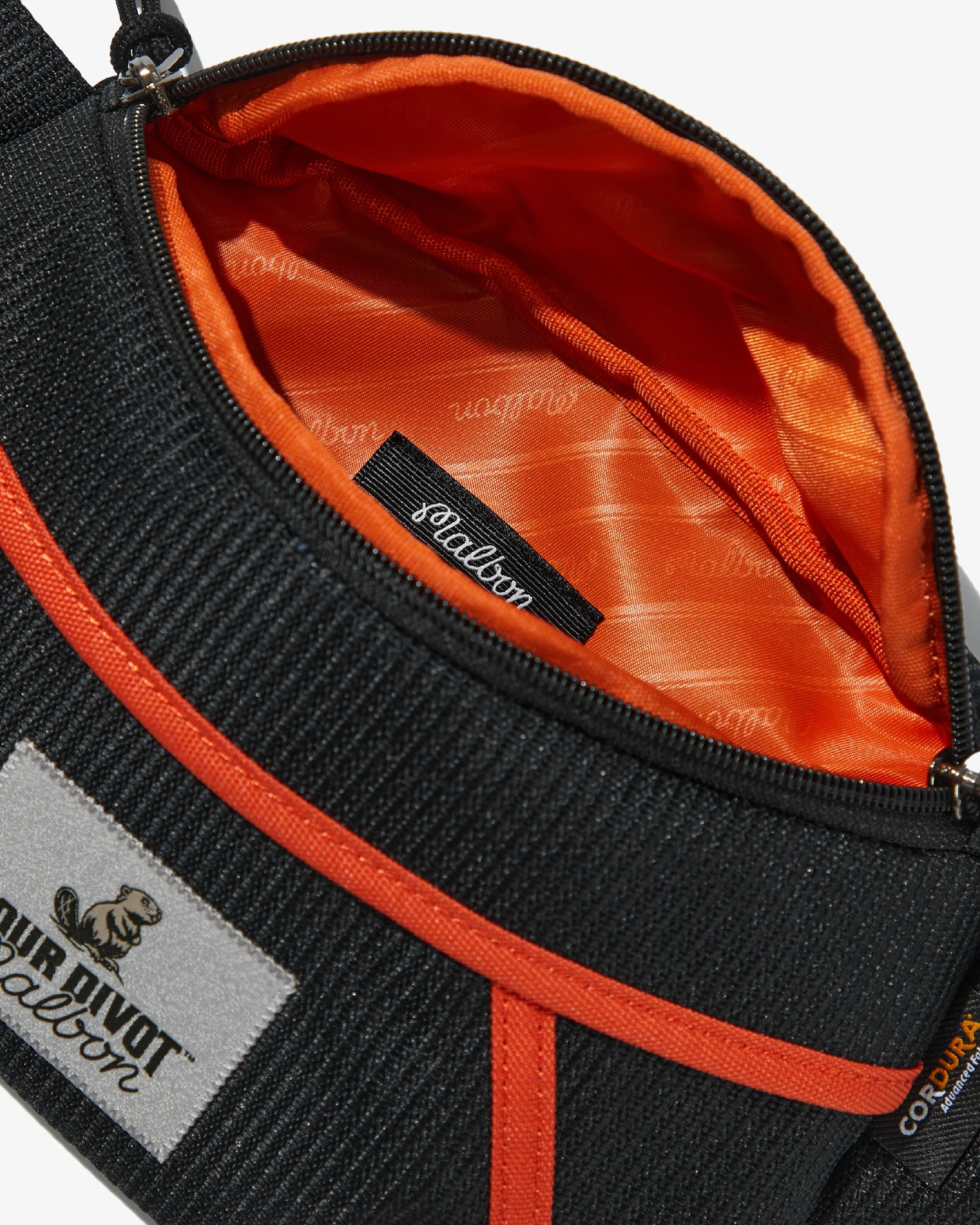 STUDIO SEOUL TOUR DIVOT HIP SACK - Image 2